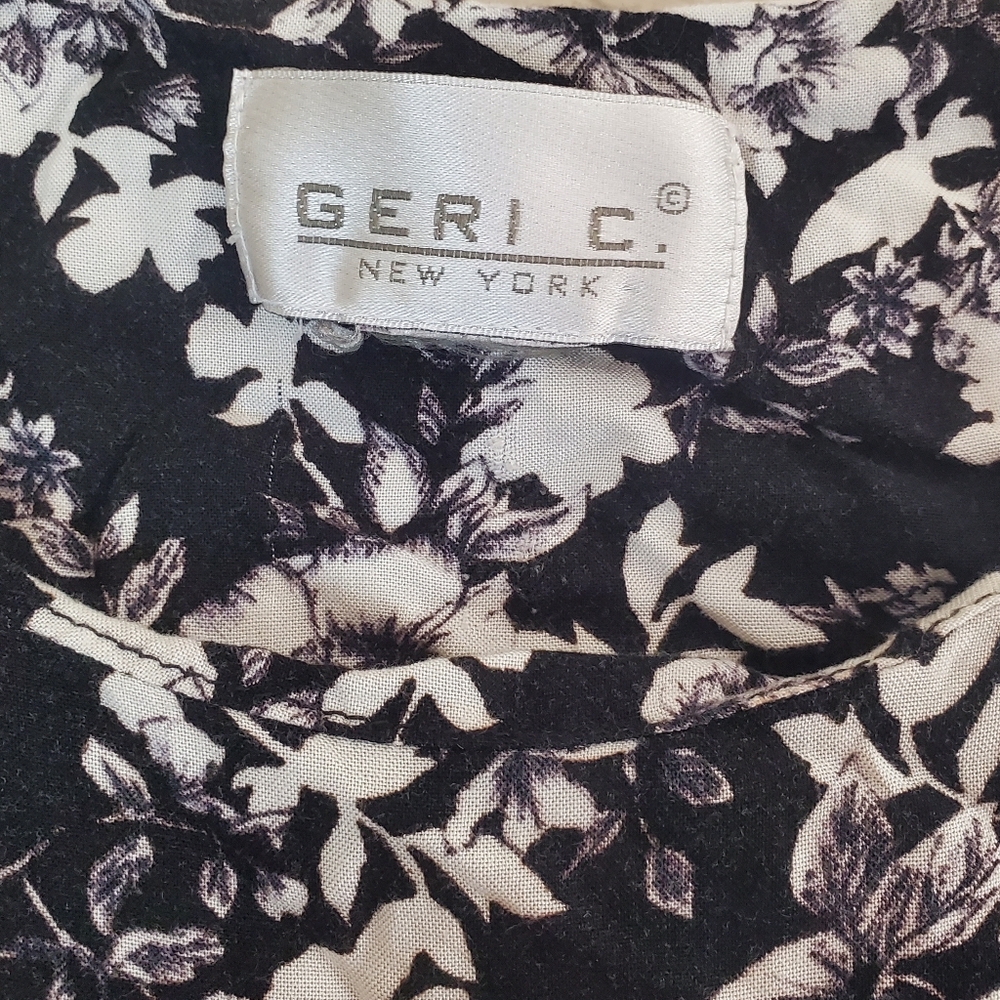 Geri C. Floral Romper Size S - Picture 4 of 4